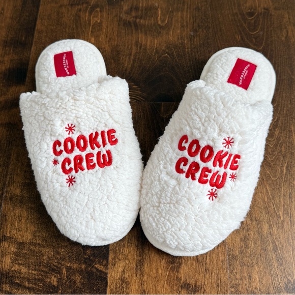 Wondershop Cookie Crew Slippers • Size 7/8 - Picture 6 of 6